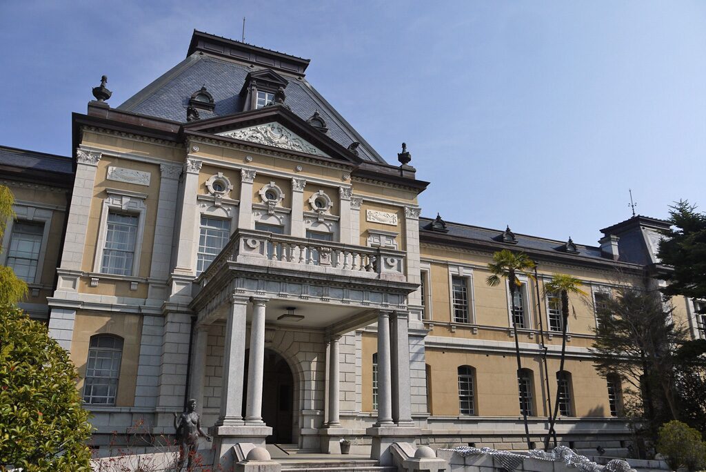 歴史的な建物の外観